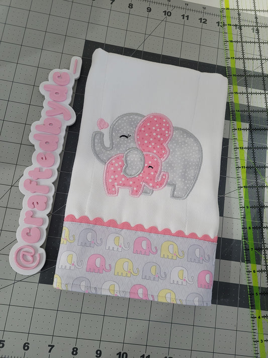 Elephant & Baby-Paño Bordado